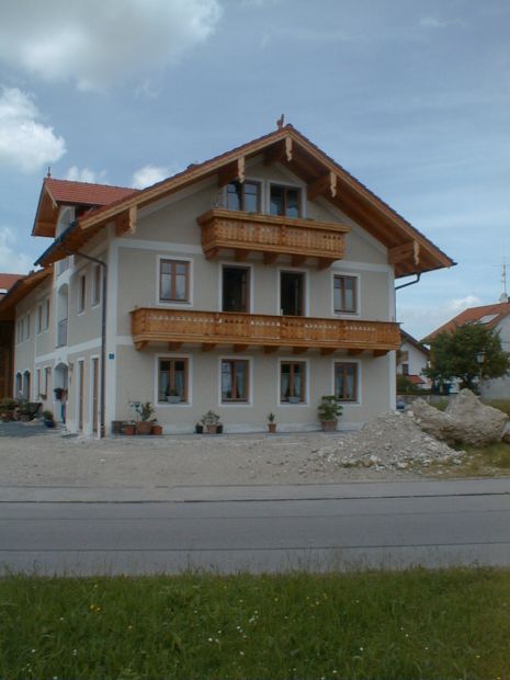Wohnhaus mit Maschinenhalle und Werkstatt Egmating